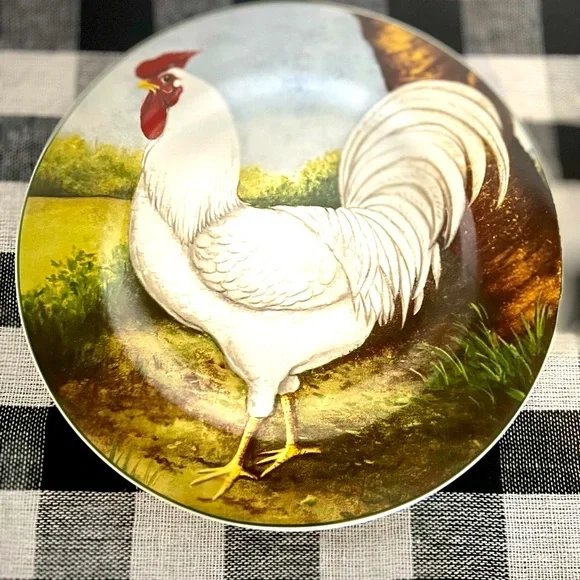 Ceramic Set of 2 Vintage “ON THE FARM” Chicken Plates like new. - Picture 6 of 7